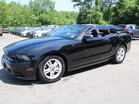 Used 2014 Ford Mustang Convertible RWD image 14