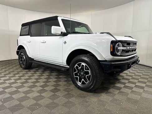 Used 2024 Ford Bronco Outer Banks image 2