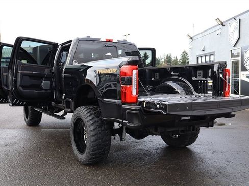 Used 2024 Ford F350 Platinum w/ Tremor Off-Road Package AWD/4WD image 32