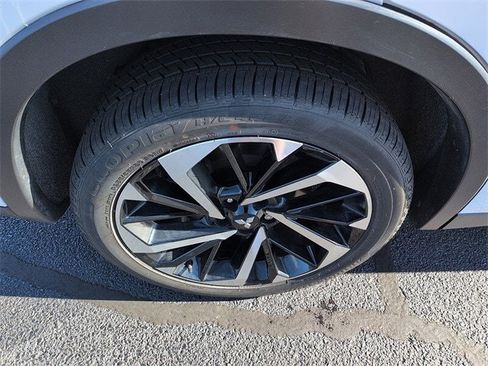 Used 2022 Mitsubishi Outlander SE image 8