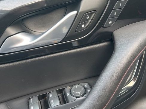 Used 2022 Chevrolet Blazer RS w/ Enhanced Convenience Package image 13