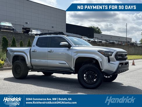 Used 2025 Toyota Tacoma SR5 AWD/4WD image 1