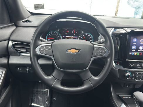 Used 2023 Chevrolet Traverse LT AWD/4WD image 2