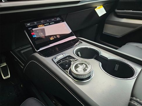 New 2026 Cadillac Vistiq Luxury image 31