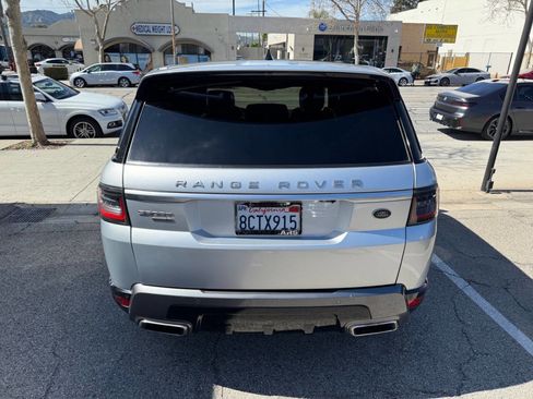 Used 2018 Land Rover Range Rover Sport HSE image 10