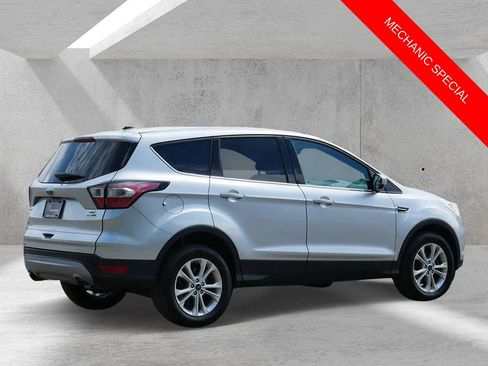 Used 2017 Ford Escape SE AWD/4WD image 3