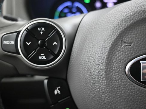 Used 2016 Kia Soul EV + FWD image 20