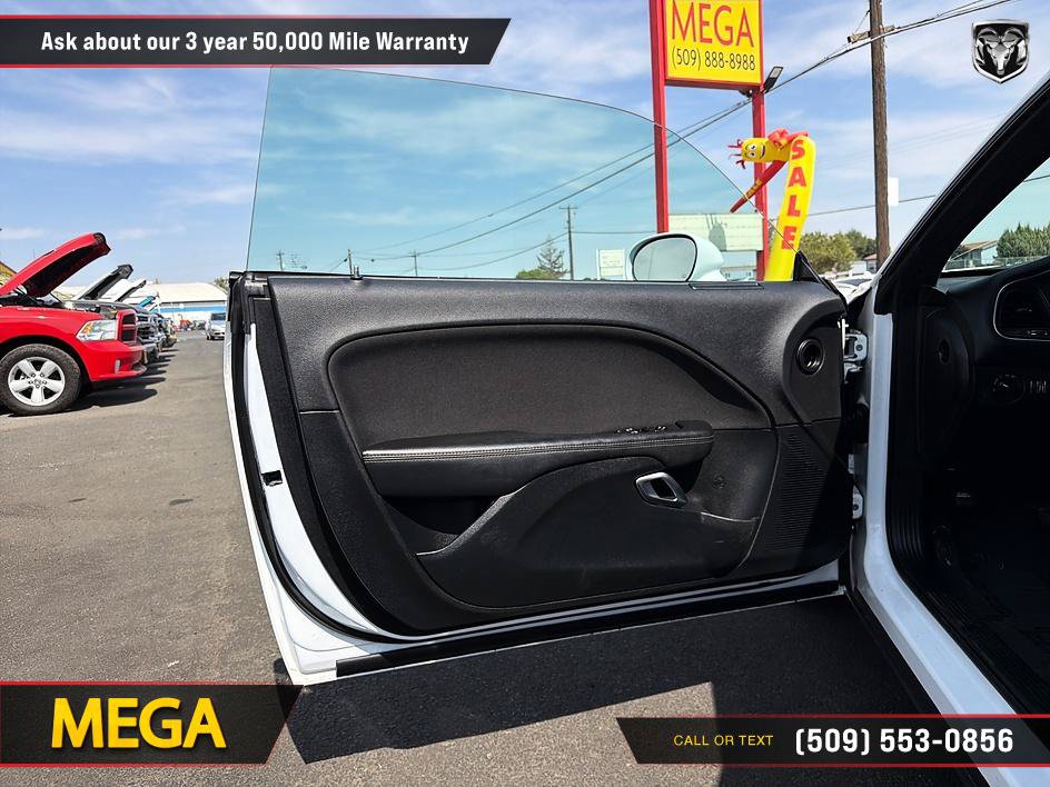 Used 2018 Dodge Challenger SXT w/ Driver Convenience Group RWD image 23