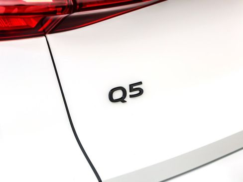 New 2025 Audi Q5 Premium image 9