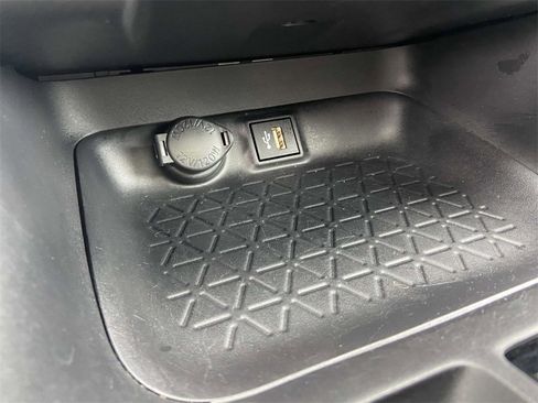 Used 2024 Toyota RAV4 XLE w/ Convenience Package image 29