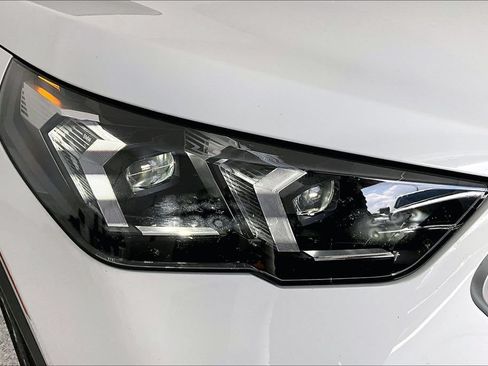 Used 2025 BMW X2 xDrive28i AWD/4WD image 37