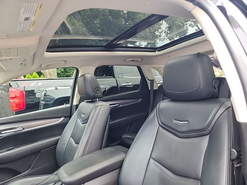Used 2017 Cadillac XT5 Luxury w/ Driver Awareness Package AWD/4WD image 24