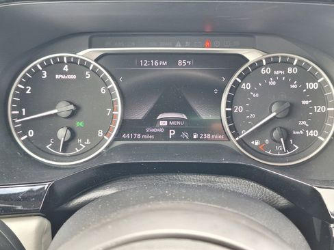 Used 2024 Nissan Pathfinder SV FWD image 15