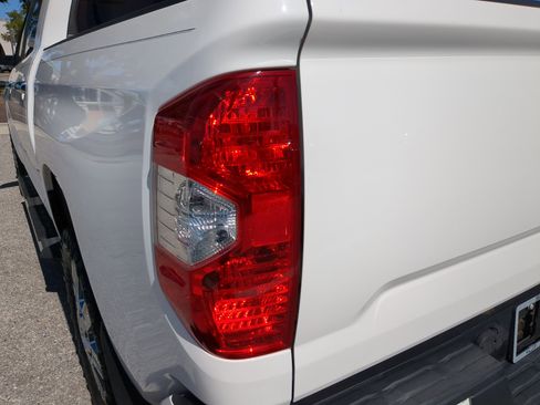 Used 2018 Toyota Tundra SR5 image 9