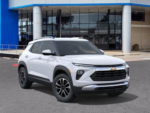New 2026 Chevrolet TrailBlazer LT w/ Convenience Package FWD image 7
