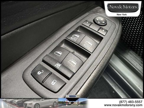 Used 2022 Jeep Cherokee Trailhawk w/ Premium Leather Package AWD/4WD image 19