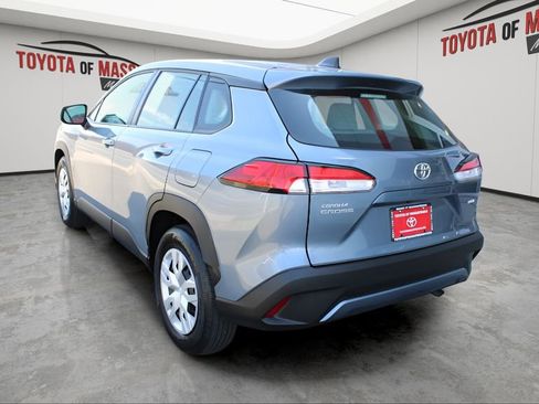 Used 2023 Toyota Corolla Cross L image 3