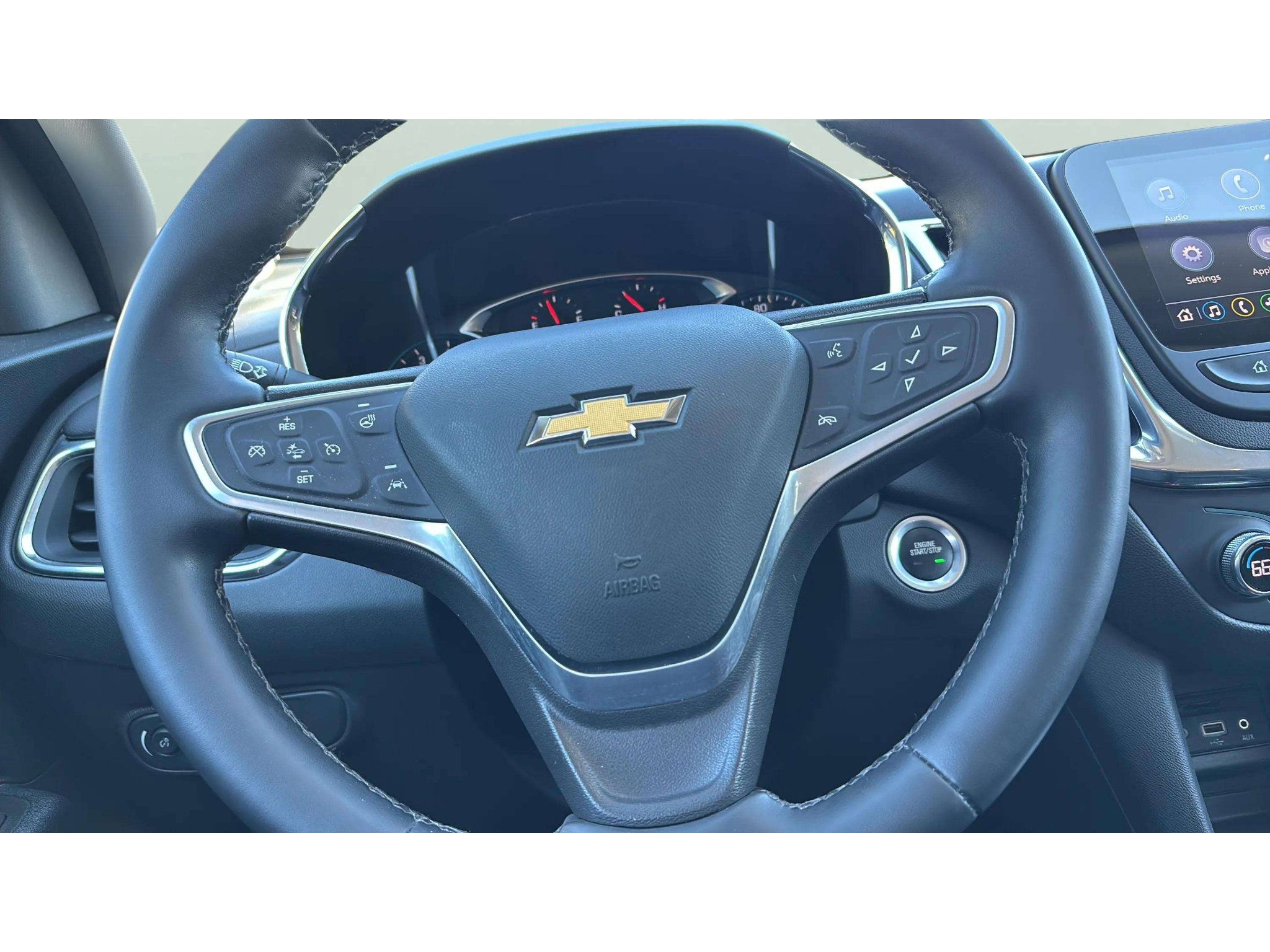 Used 2023 Chevrolet Equinox LT AWD/4WD image 13
