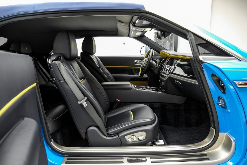 Used 2021 Rolls-Royce Dawn RWD image 41