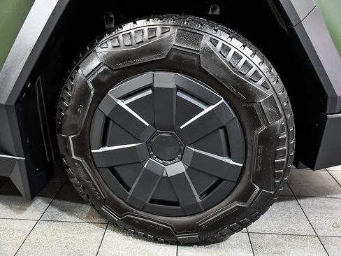 Used 2024 Tesla Cybertruck Cyberbeast AWD/4WD image 8