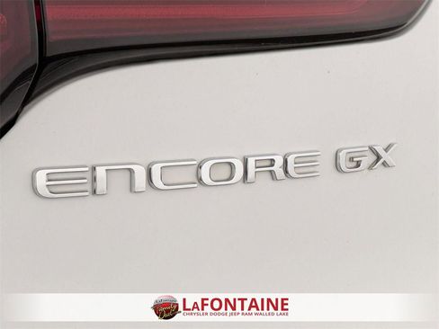 Used 2024 Buick Encore GX Sport Touring image 10