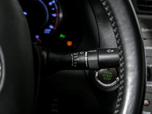 Used 2012 Lexus IS 350C image 30