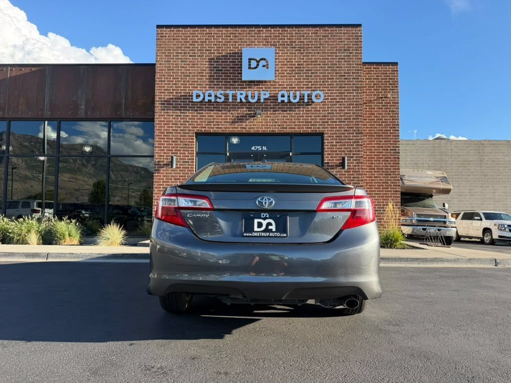 Used 2012 Toyota Camry SE FWD image 6
