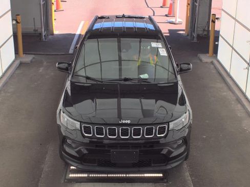Used 2024 Jeep Compass Latitude AWD/4WD image 7
