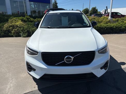 Certified 2026 Volvo XC40 B5 Plus AWD/4WD image 3