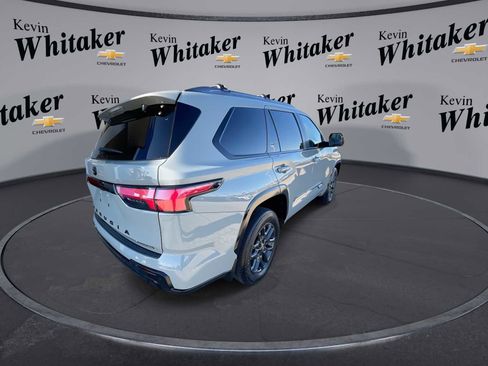 Used 2025 Toyota Sequoia Platinum image 8