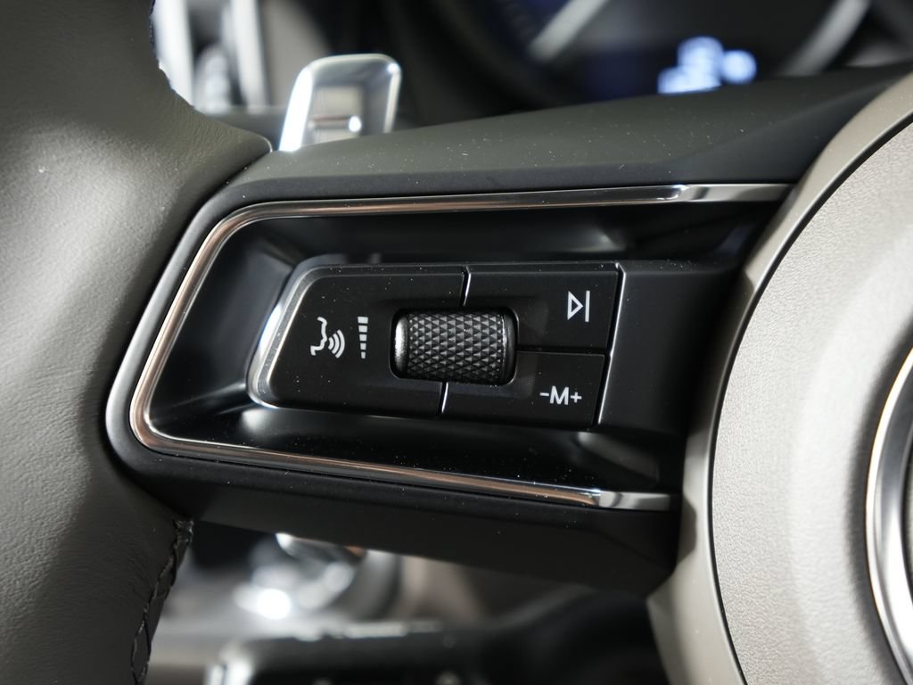 Used 2026 Porsche Macan AWD/4WD image 23