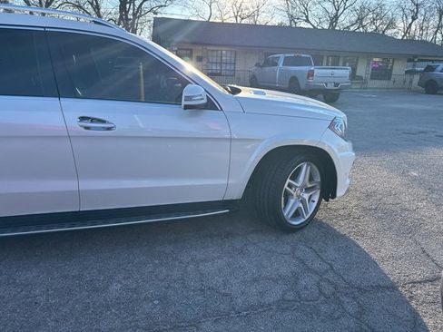 Used 2015 Mercedes-Benz GL 550 4MATIC image 9