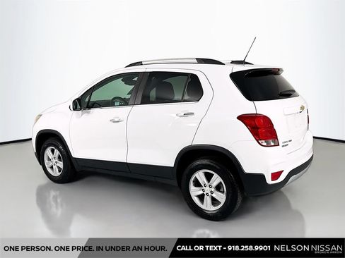 Used 2020 Chevrolet Trax LT w/ LT Convenience Package AWD/4WD image 7
