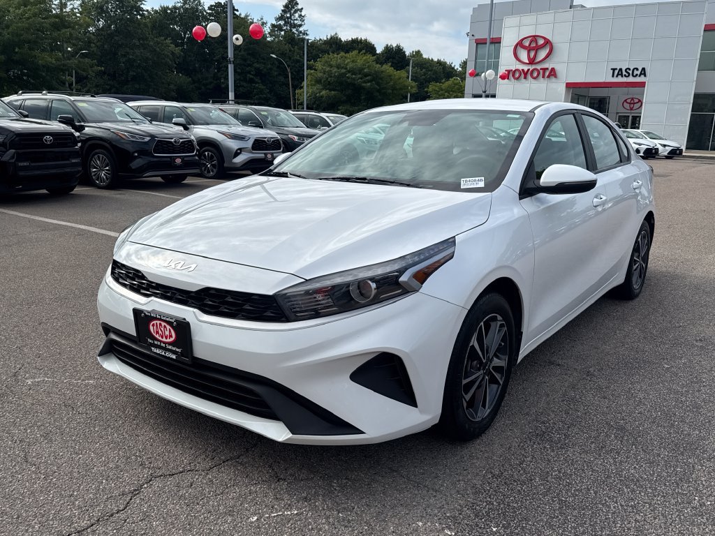 Used 2024 Kia Forte LXS w/ LXS Technology Package FWD image 3