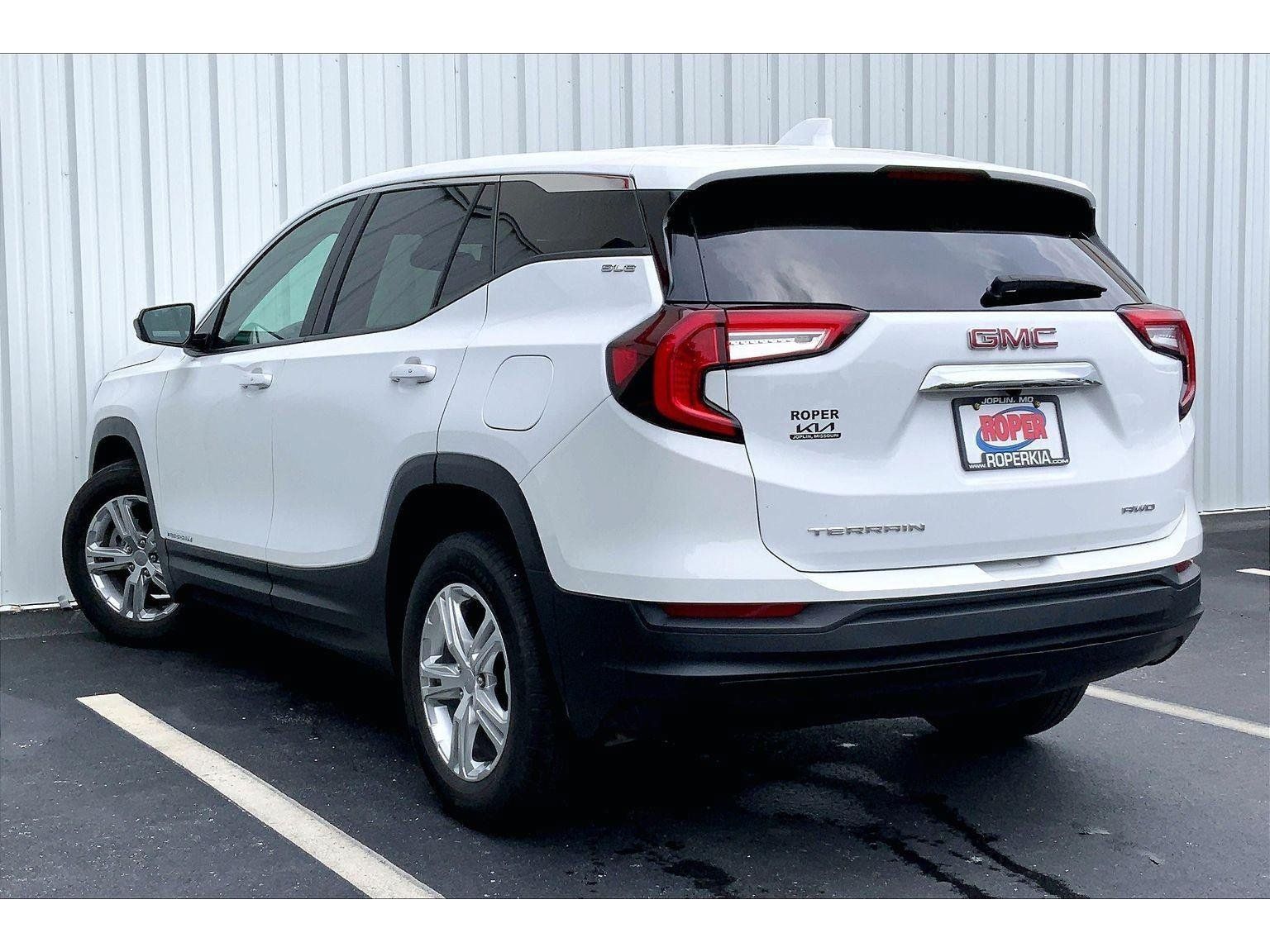 Used 2024 GMC Terrain SLE AWD/4WD image 10