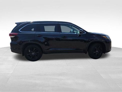 Used 2019 Toyota Highlander SE AWD/4WD image 10