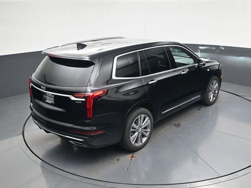 Used 2023 Cadillac XT6 Premium Luxury image 32