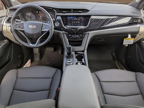 Certified 2025 Cadillac XT6 Premium Luxury w/ Technology Package image 18