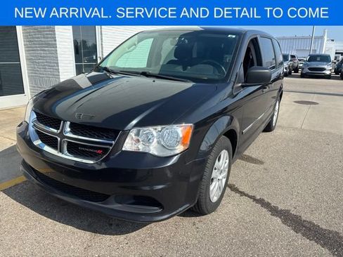 Used 2015 Dodge Grand Caravan American Value Package w/ UConnect Hands-Free Group FWD image 2