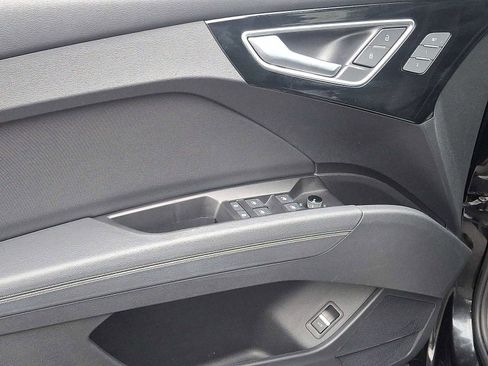 Used 2022 Audi Q4 e-tron Premium Plus image 10