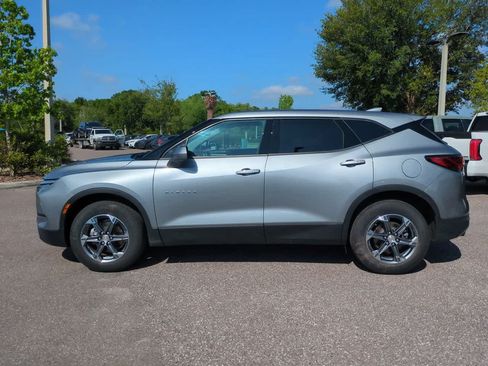 Used 2025 Chevrolet Blazer LT FWD image 3