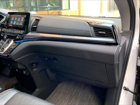 Used 2023 Honda Odyssey Elite image 17