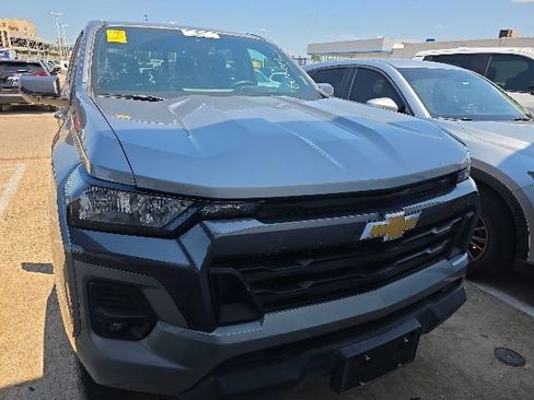 Used 2023 Chevrolet Colorado LT w/ LT Convenience Package II AWD/4WD image 8