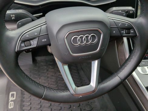 Used 2022 Audi Q8 Premium Plus AWD/4WD image 27