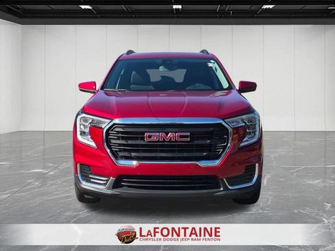 Used 2024 GMC Terrain SLE w/ Driver Convenience Package AWD/4WD image 8