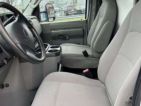 Used 2015 Ford E-350 and Econoline 350 Super Duty w/ Power Windows & Locks Group image 4