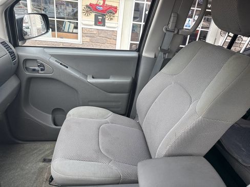 Used 2017 Nissan Frontier SV image 34