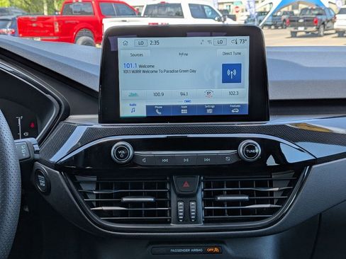 Certified 2025 Ford Escape ST-Line image 17