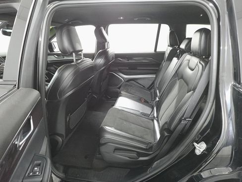 Used 2022 Jeep Grand Cherokee L Laredo image 22