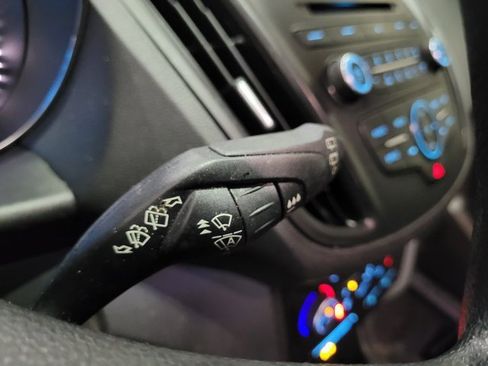 Used 2018 Ford Escape SE w/ Ford Safe & Smart Package image 37